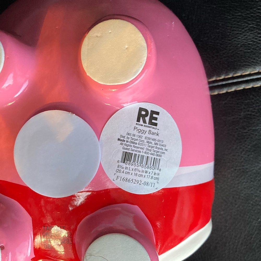 Vintage Room Essentials (RE) 2011 Pink, Red & White Ceramic Holiday Piggy Bank - Picture 14 of 16